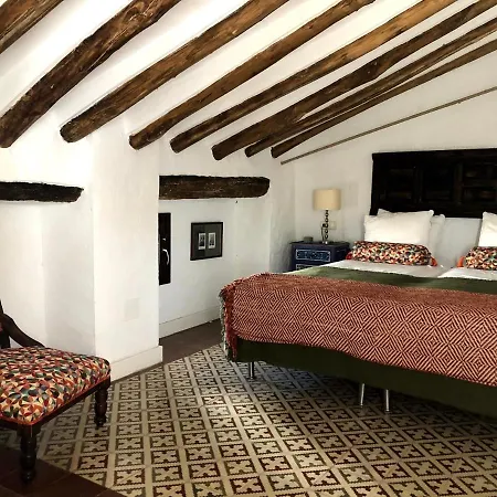 Almohalla51 Otel *
